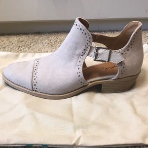 Brand New Qupid booties size 7